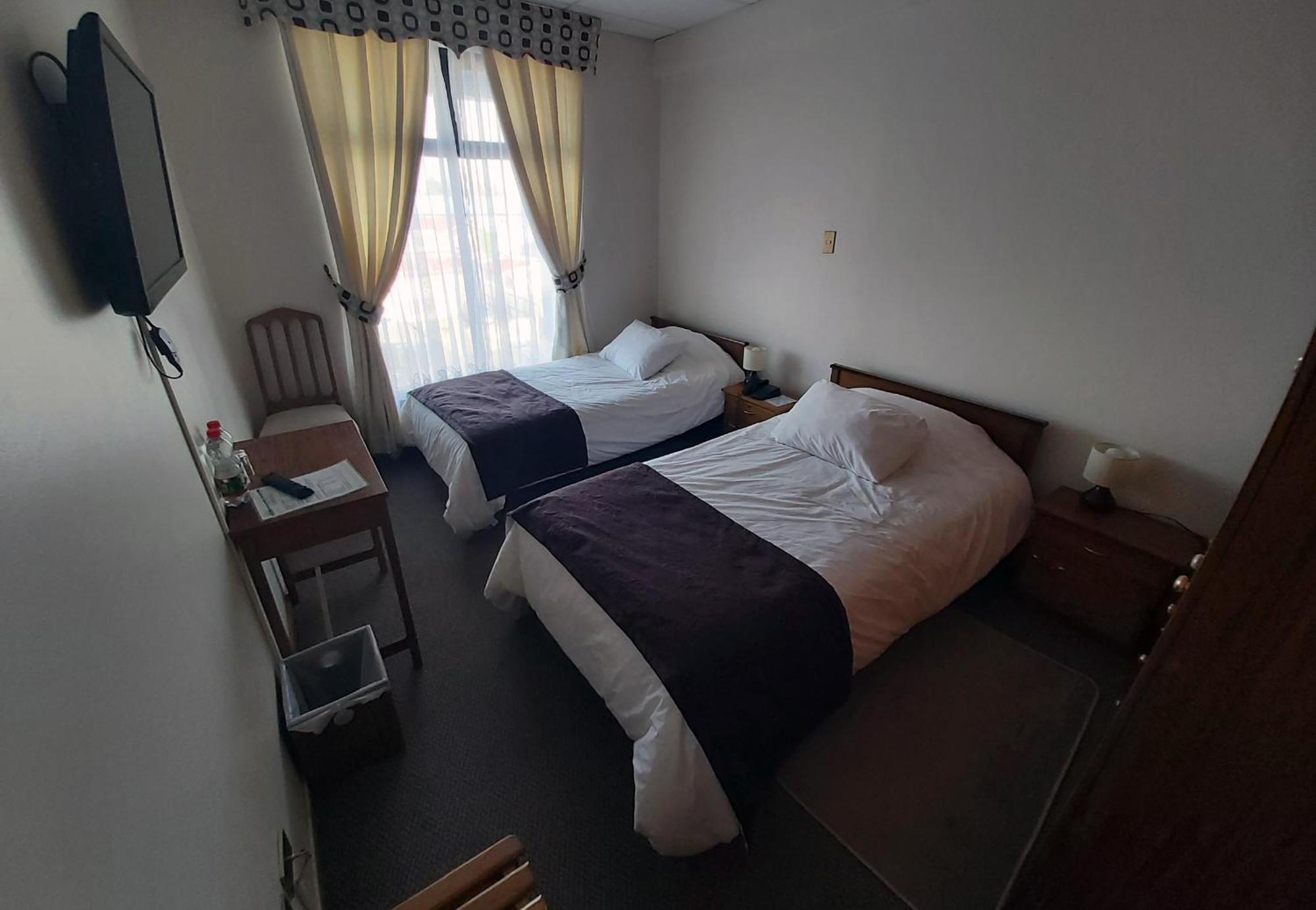 Hotel Esmeralda Castro Bilik gambar