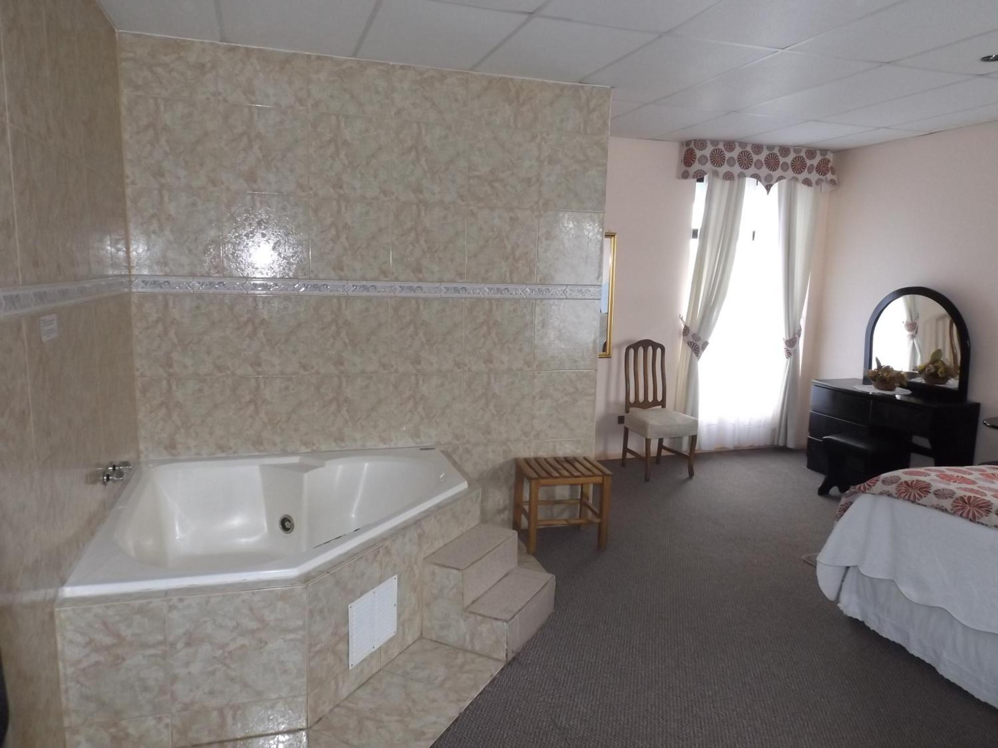 Hotel Esmeralda Castro Bilik gambar